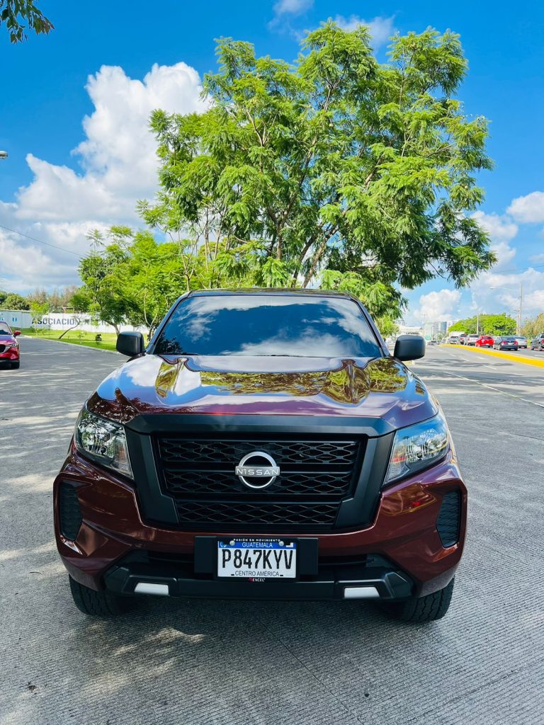 Nissan Frontier Rojo